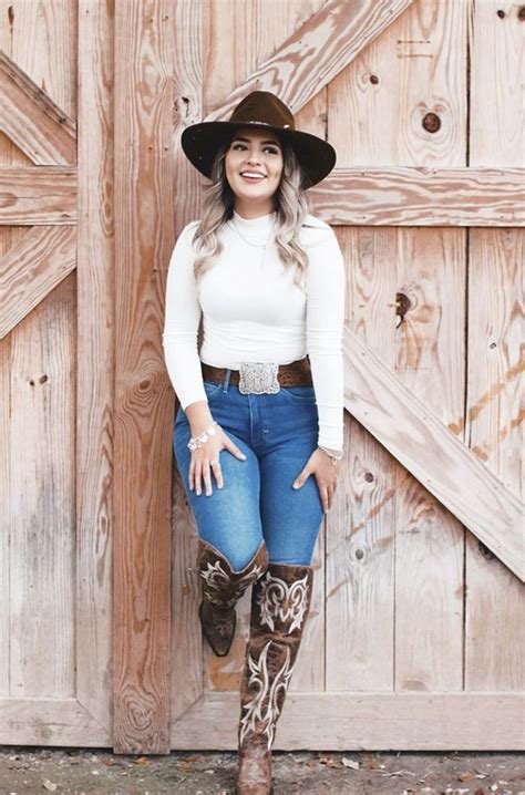 Pin By Nicole On Vaquera Cowboy Outfits For Women Country Girls