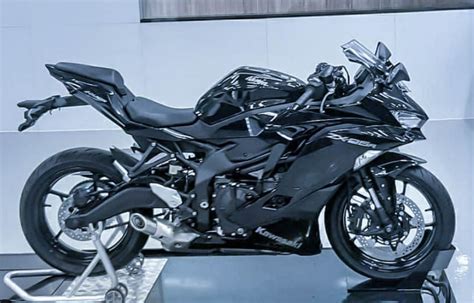 Days Ahead Of Launch Kawasaki Zx 25r Spotted In Plain Black Livery
