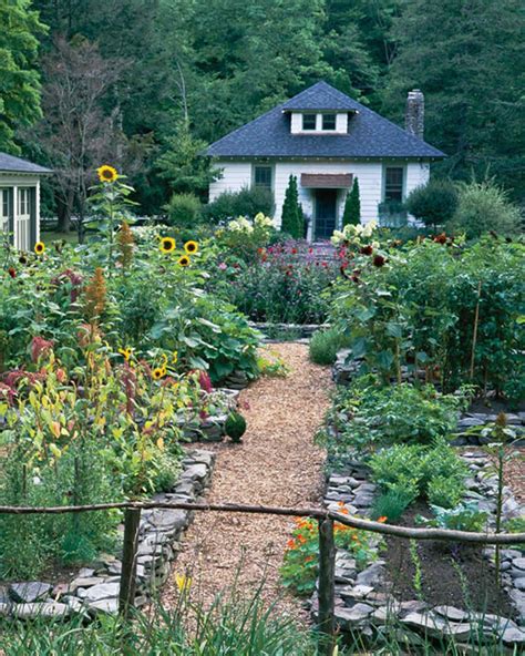 Garden Tour An Edible Landscape Martha Stewart Potager Garden