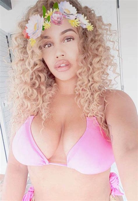 Lateysha Grace Instagram Star Wows With Knickers And Boobs Flash Daily Star