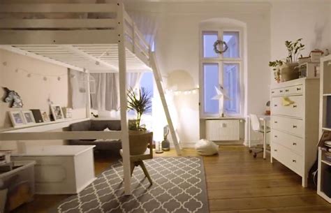 Jugendzimmer-Ideen: So wird das Kinderzimmer verwandelt! Aus drei ikea trofast regalen lässt sich ein cooler carrerabahn aufsatz bauen.