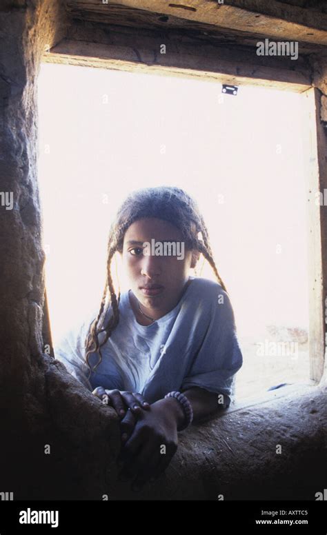 Tuareg Nomad Girl High Resolution Stock Photography And Images Alamy