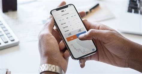 Pasalnya, dalam pasar valuta asing atau yang biasa disingkat dengan kata valas kita bisa dengan mudah menjual atau membeli mata uang suatu negara terhadap mata. Fungsi Pasar Valuta Asing Bagi Kehidupan Manusia