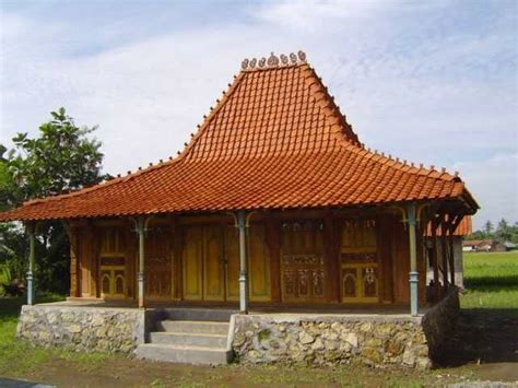 Banyak masyarakat yang lebih memilih rumah modern dari. Rumah Adat Jawa Tengah (Joglo) - BudayaKita