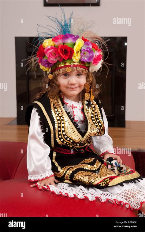 Bulgarische Tracht Fotos Und Bildmaterial In Hoher Aufl Sung Alamy