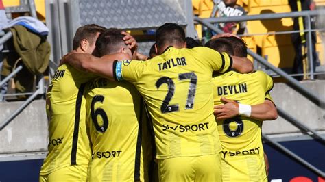 The soccer teams sydney fc and wellington phoenix played 47 games up to today. A League, Wellington Phoenix vs Sydney FC, result ...