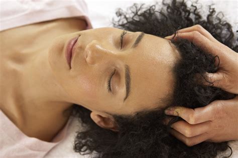 Pressure Points In The Scalp Womens Health Magazine Hair And Makeup Tips Natural Beauty Care