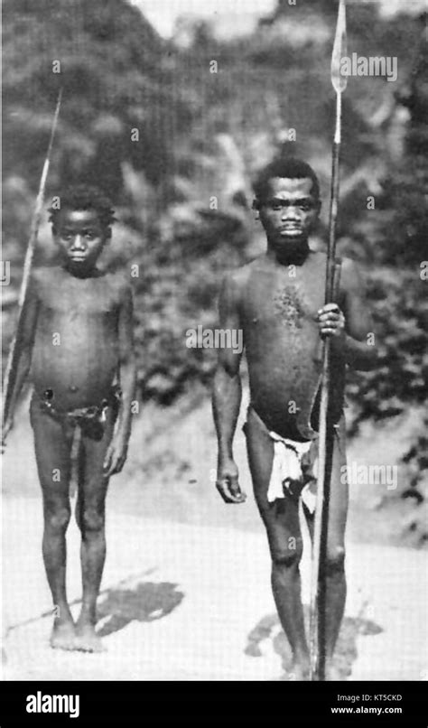 Pygmy People History Hi Res Stock Photography And Images Alamy