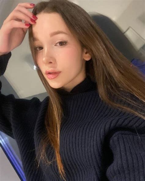 Ellie Leen Age Height Wiki Biography Net Worth Boyfriend More