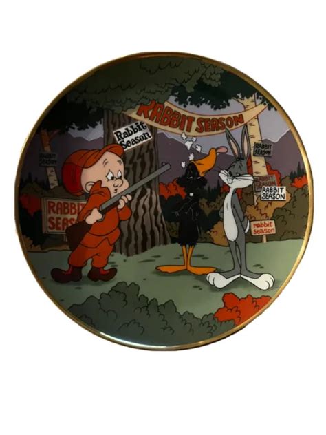 Warner Brothers Looney Tunes Rabbit Seasoning Collector Plate Bugs