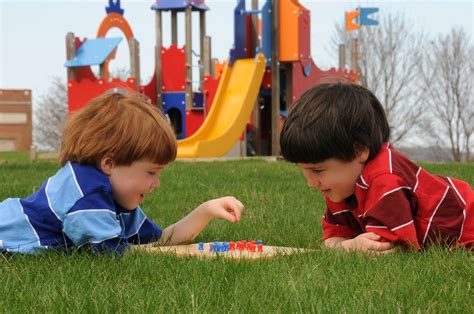 Kids Working Together — Encourage Play