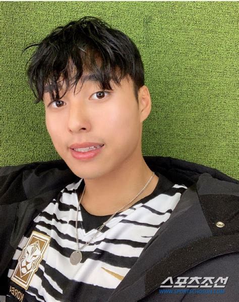 베스킨라빈스 사례 보면 이것도 트집 잡힐 일 같은데. "선수핏, 예쁘지않아?" 캠페인 통해 깜짝공개된 '찐'국대 유니폼