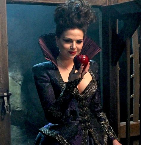 Lana Parrilla S Best Moments As The Evil Queen Regina On Once Upon A