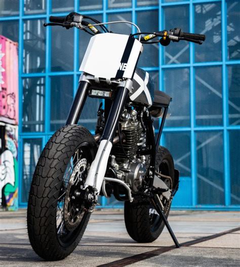 Street Tracker Sangar Dari Honda Xr600r Bodi Lebih Minimalis Aura