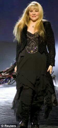 Kelly clarkson says someone would have to be dying in front of her before she ever sings a moment like this again. The Iconic Style Of Stevie Nicks | Page 2 of 2 | Go Hippie ...