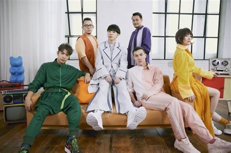 魚丁糸一出場就飆唱 小宇宙 小情歌 青峰近貼家凱搖落 嗨翻. 魚丁糸阿龔要登金鐘舞台 傻眼問：不是金曲獎？ - 自由娛樂