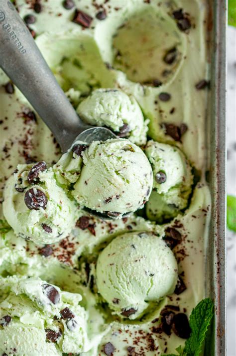 No Churn Mint Chocolate Chip Ice Cream Aberdeen S Kitchen