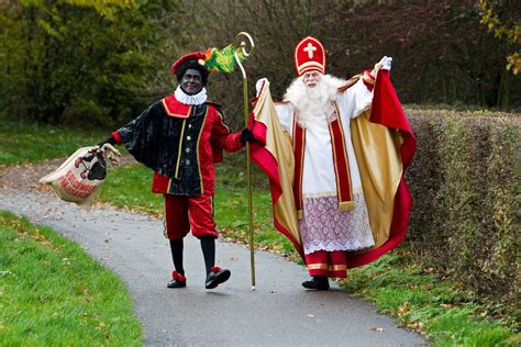 Zwarte Piet Brengt Avondje Rust In Duindorp Nrc