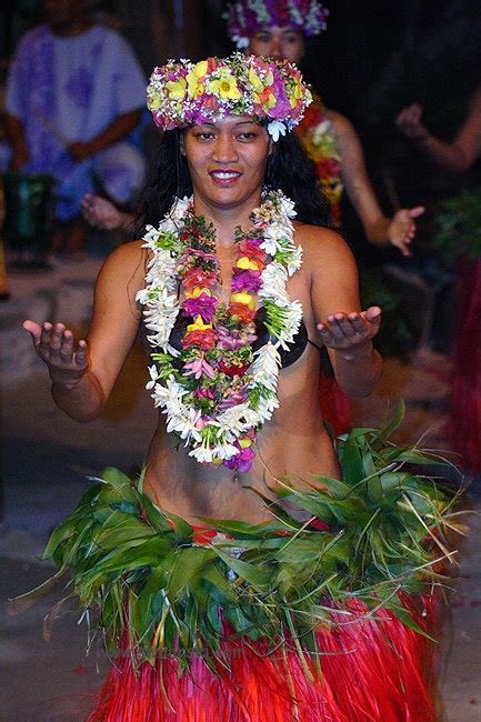 John murray, …, oclc 364546898: Tahitian Dance - Maciej Swulinski