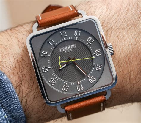Hermès is really proud of its partner rider, ranked show jumping world number one! Hermès Carré H Watch Hands-On | aBlogtoWatch