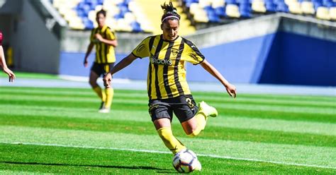 Fue fundado en 2009 en honor al club deportivo arturo fernández vial, no comparten relación administrativa ni tienen ayuda económica directa del club centenario. Ninoska Lecaros seguirá en el Inmortal | Fernández Vial