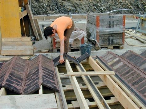 Boden deckel schalung lehmputz unterkonstruktion ökologisch bauen trockenbau dachausbau fachwerk baustoffe holzbau. Kontrollierte Erosion im Lehmbau - Bauhandwerk