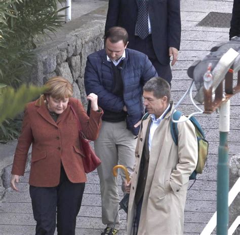 Why can they still contnue setting out. Kanzlerin auf Ischia: "Merkel schätzt die schönen ...