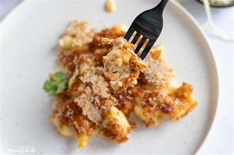 Blumenkohl mit weißer soße.blumenkohl mit bechamelsoße und mit käse überbacken.eine sehr einfache und günstige beilage.leider hat meine videokamera einen. Blumenkohl Überbacken Mit Käse Und Semmelbrösel - Meiner ...