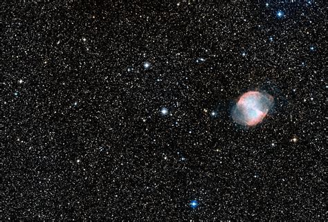 Wide Field View Of Hd 189733b And Surroundings Dss2