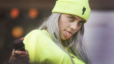 Billie Eilish Slaps Her Breasts And It Goes Viral Yaay Breaking News
