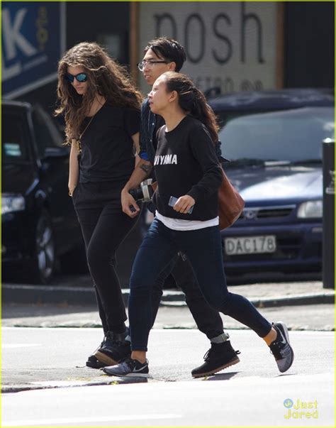 Lorde boyfriend list and dating history. Lorde & Boyfriend James Lowe Step Out Together in New ...