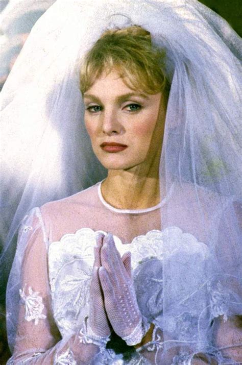 This story seems to be false. Arielle Dombasle fête son anniversaire : son évolution en ...