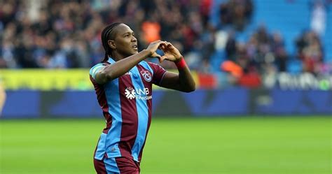 Rodallega ve sosa'nın penaltı anlaşmazlığı. Rodallega'yı eşi ikna etti
