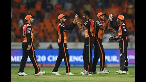 Both sunrisers hyderabad (srh) and kings xi punjab (kxip) have equal points to their name. SRH vs KXIP: Sunrisers Hyderabad beat Kings XI Punjab by ...