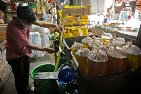 Kepala BPS Klaim Pemerintah Berhasil Jaga Harga Minyak Goreng - Sinar