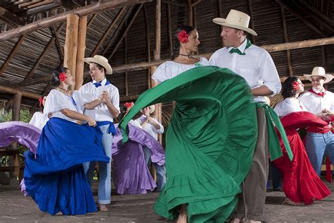 Comienzan En Costa Rica Las Fiestas De Palmares 2019