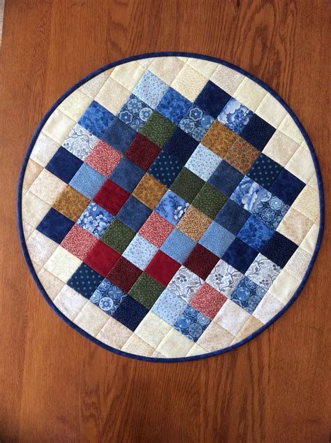Round Quilted Table Topper Patterns Free Web A Scrappy Circle Composed
