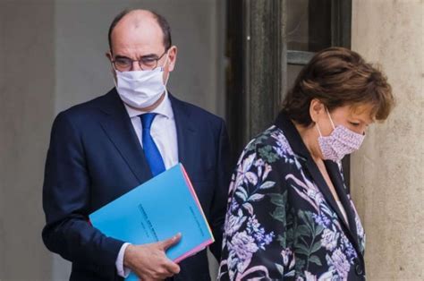 En nommant roselyne bachelot (73 ans), qui fut notamment ministre de la santé sous nicolas roselyne bachelot avait d'ailleurs salué sur twitter la nomination de ce dernier, « fan de musique. Les arbitrages perdus de Roselyne Bachelot, ministre de la ...