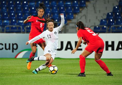 축구공을 상대방의 골대에 차 넣으면 득점을 한다. 여자축구, 필리핀 5-0 완파… 2회 연속 월드컵 진출 성공 - 조선 ...