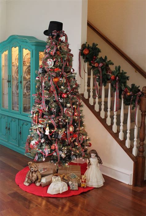 Nice meals for a decent price. An Old Fashioned Christmas Home Tour - Decor to Adore