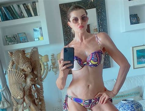 Alba Parietti la foto in bikini senza ritocchi né filtri la rende