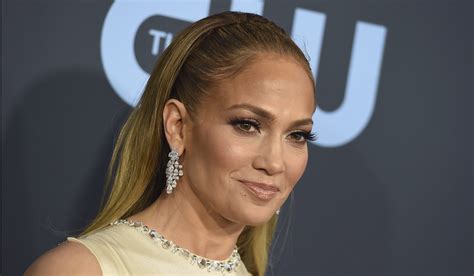 Jennifer Lopez Inks Multi Year First Look Production Deal With Netflix