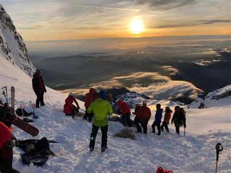 Crews Rescue 2 Climbers On Mount Hood Memorial Day Weekend Jefferson