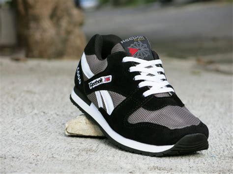 Check spelling or type a new query. Jual Sepatu Sport Reebok Classic GL6000 / Hitam Abu Abu ...