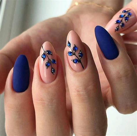 Diseños de uñas y decoracion de uñas. Hermosas Uñas DeNube y Azul | Uñas amarillas, Uñas almendradas