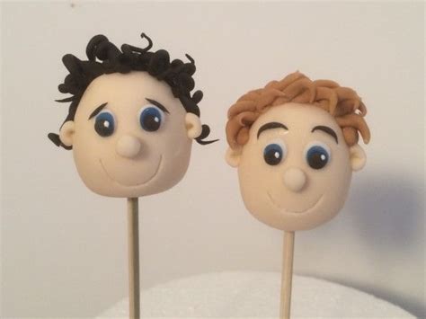 Hier finden sie die dekormasse rollfondant in weiß und vielen farben. LASK & Black Wings Torte … wenn das Herz für Fussball und ...