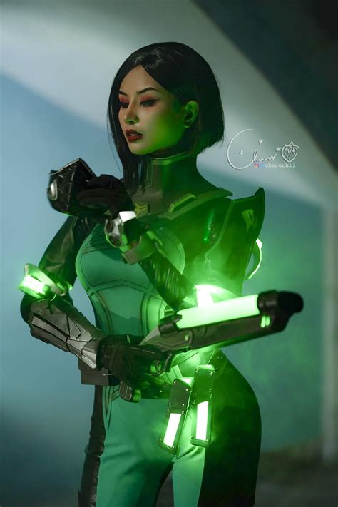Self Welcome To My World Viper Cosplay By Charess Rcosplaygirls