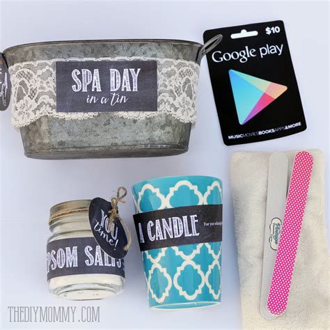 Holiday gift baskets offer the perfect way to show clients, partners, or team members how much they mean to your business. A Gift in a Tin: Spa Day in a Tin | The DIY Mommy
