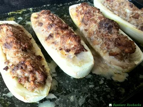 Gefüllte Schmorgurken mit Hackfleisch und Senfsauce