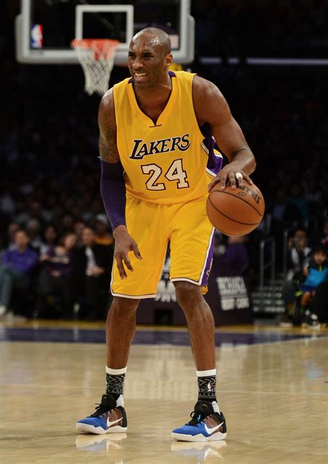 Lakers Kobe Bryant To Miss Tuesdays Game Vs Brooklyn Inside The Lakers